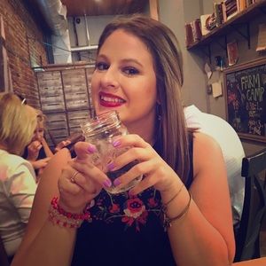 Meet your Posher, Ashley